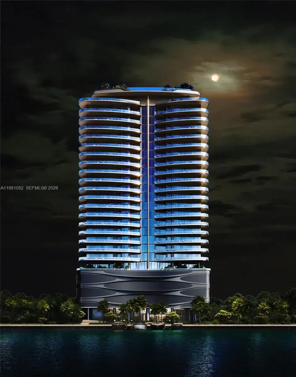 7940 West Drive, Miami FL 33141 photo 2