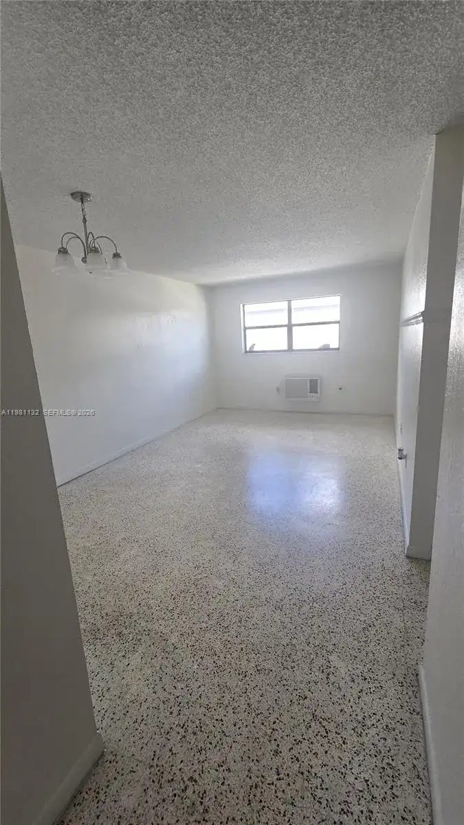 142 SW 18th ave # 30, Miami FL 33135 photo 2