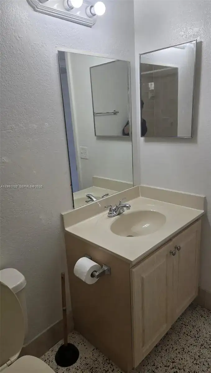 142 SW 18th ave # 30, Miami FL 33135 photo 5