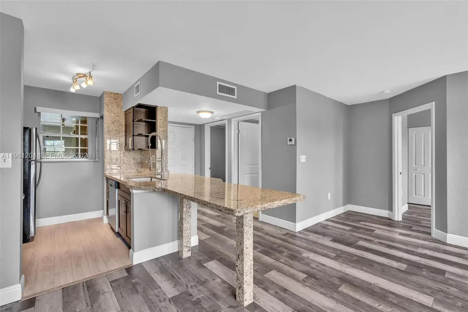 2871 N Oakland Forest Dr # 204, Oakland Park FL 33309