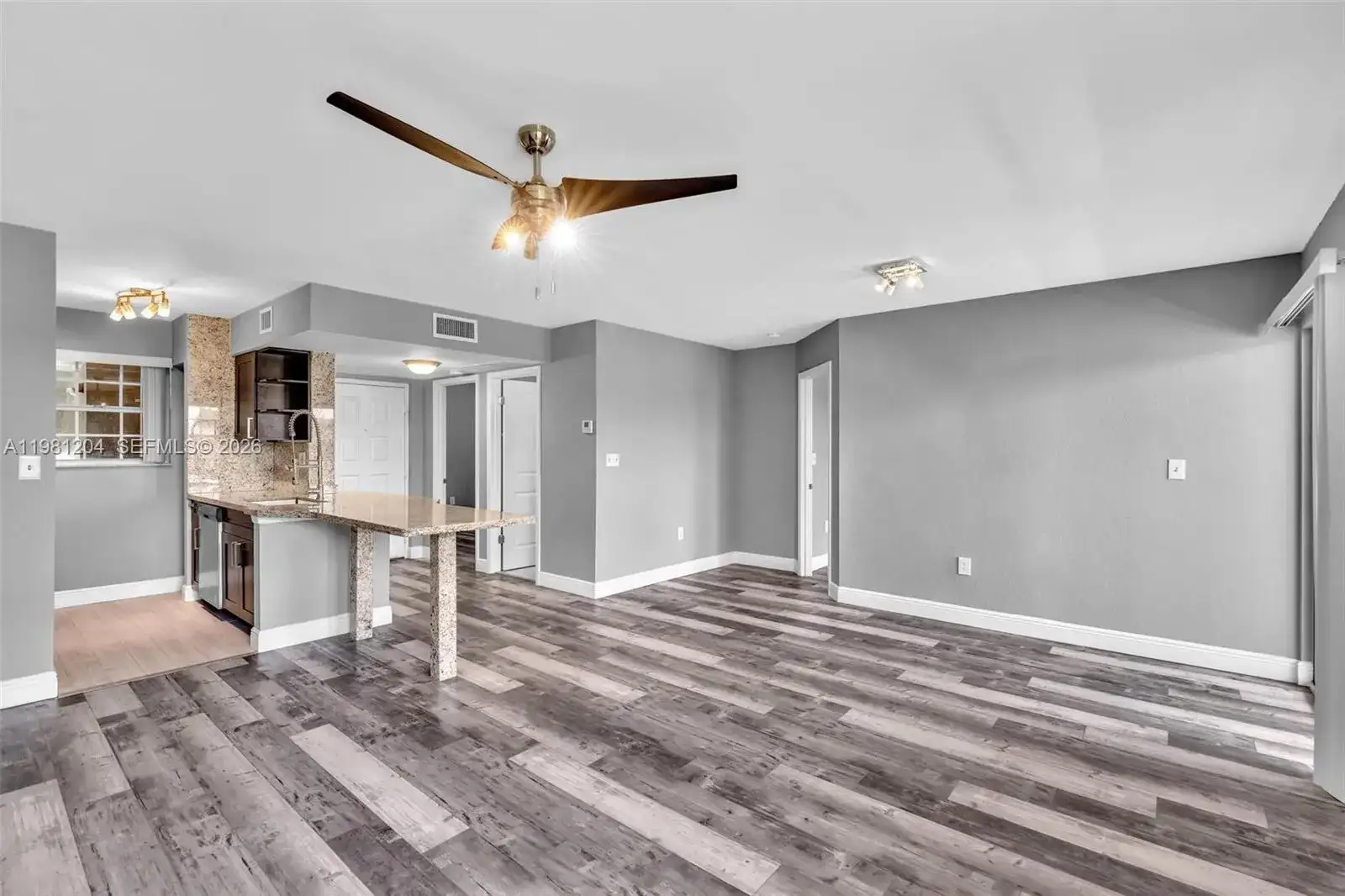 2871 N Oakland Forest Dr # 204, Oakland Park FL 33309 photo 4