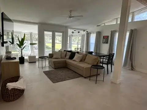 831 NW 20 Terrace, Gainesville FL 32603