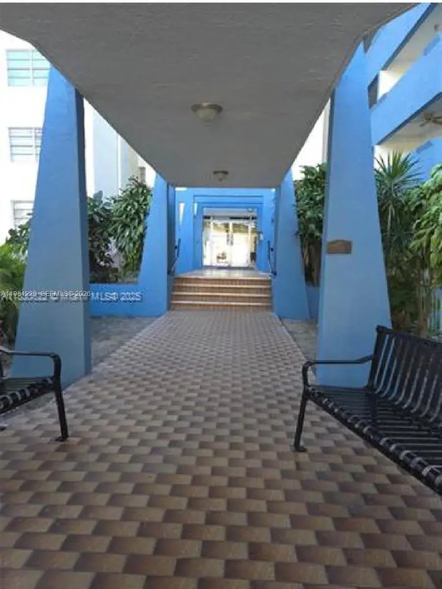 5050 NW 7th St # 511, Miami FL 33126