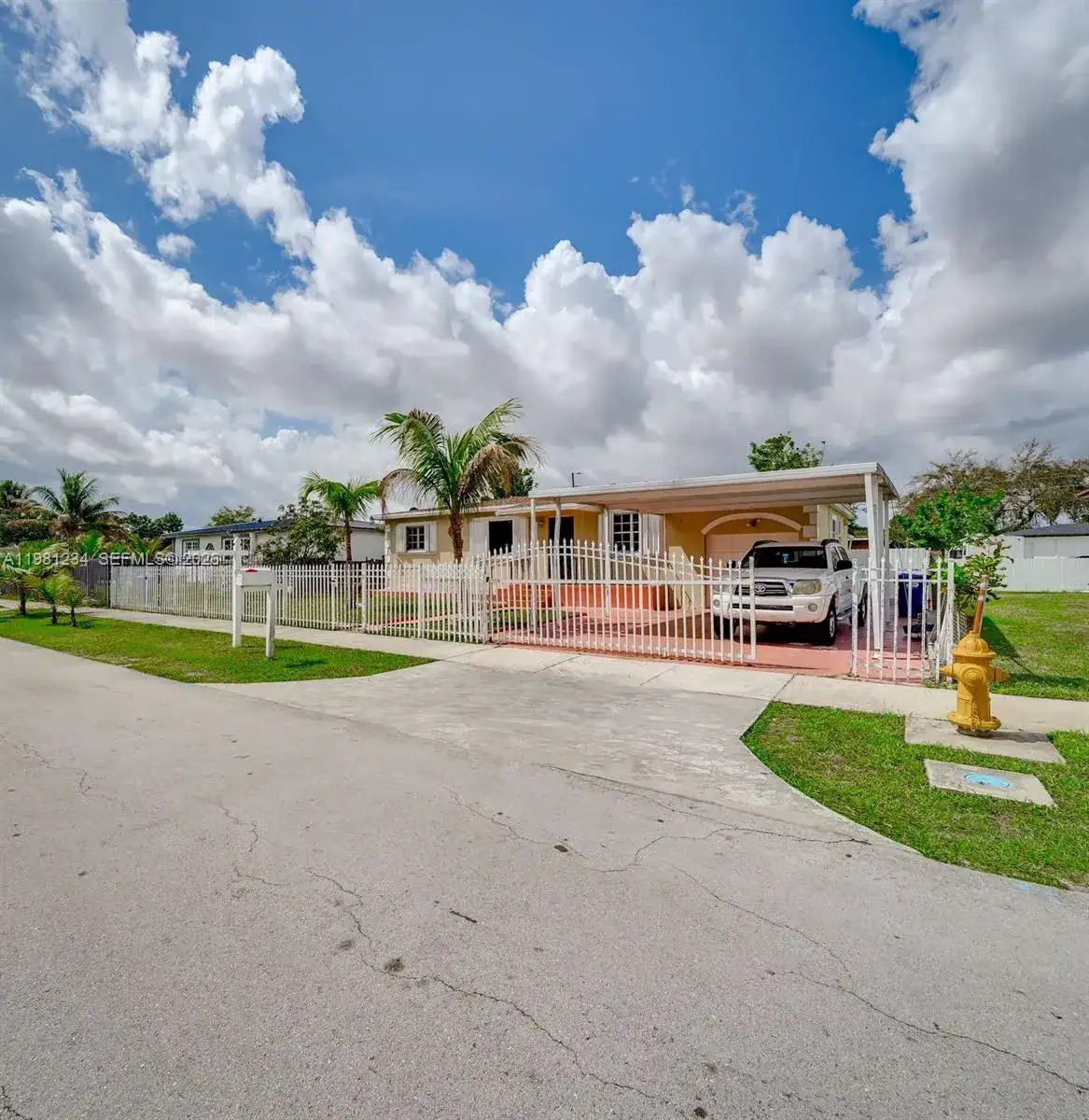 17950 NW 6th Ct, Miami Gardens FL 33169 photo 2