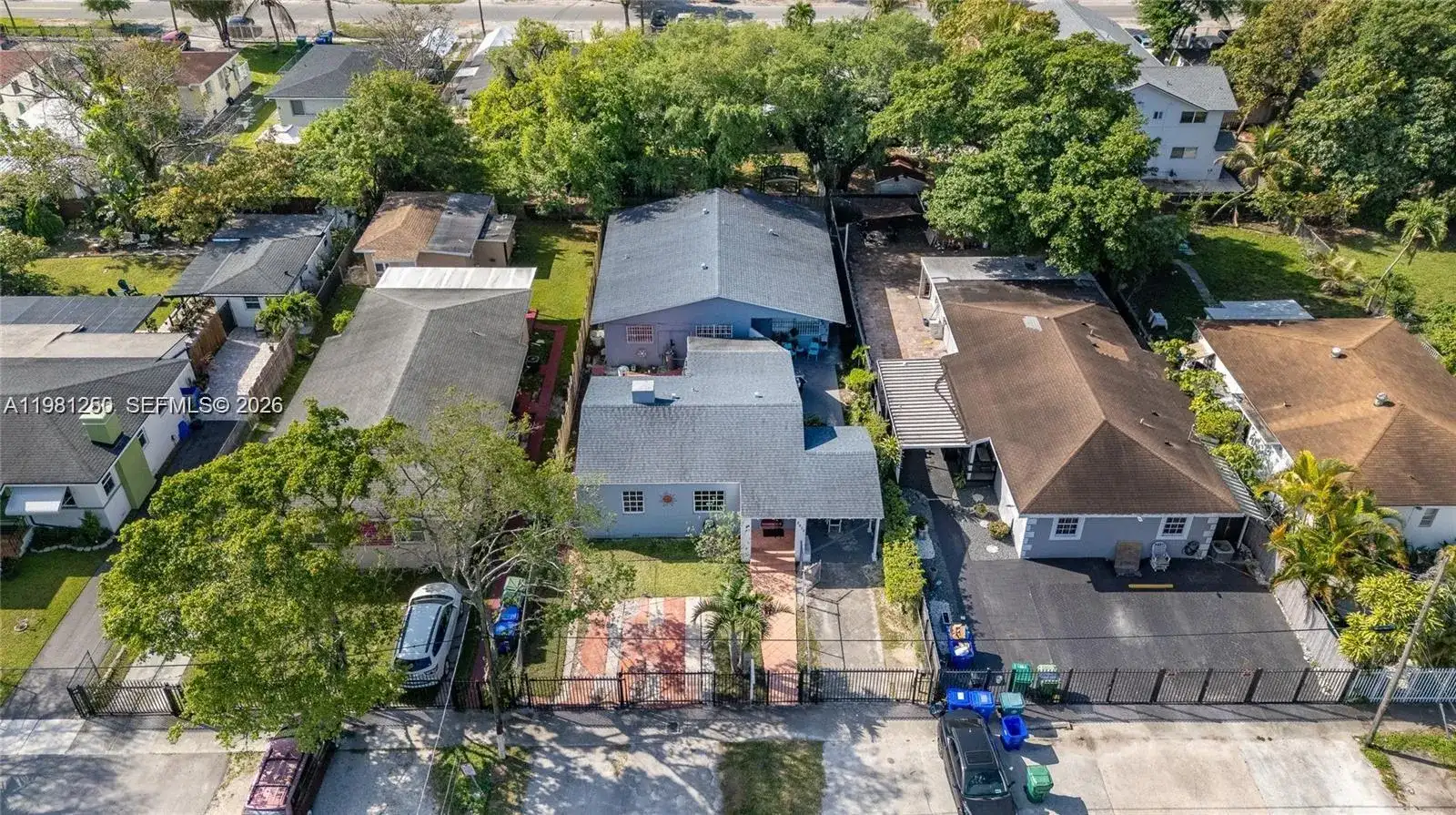 2610 NW 33rd St, Miami FL 33142 photo 2