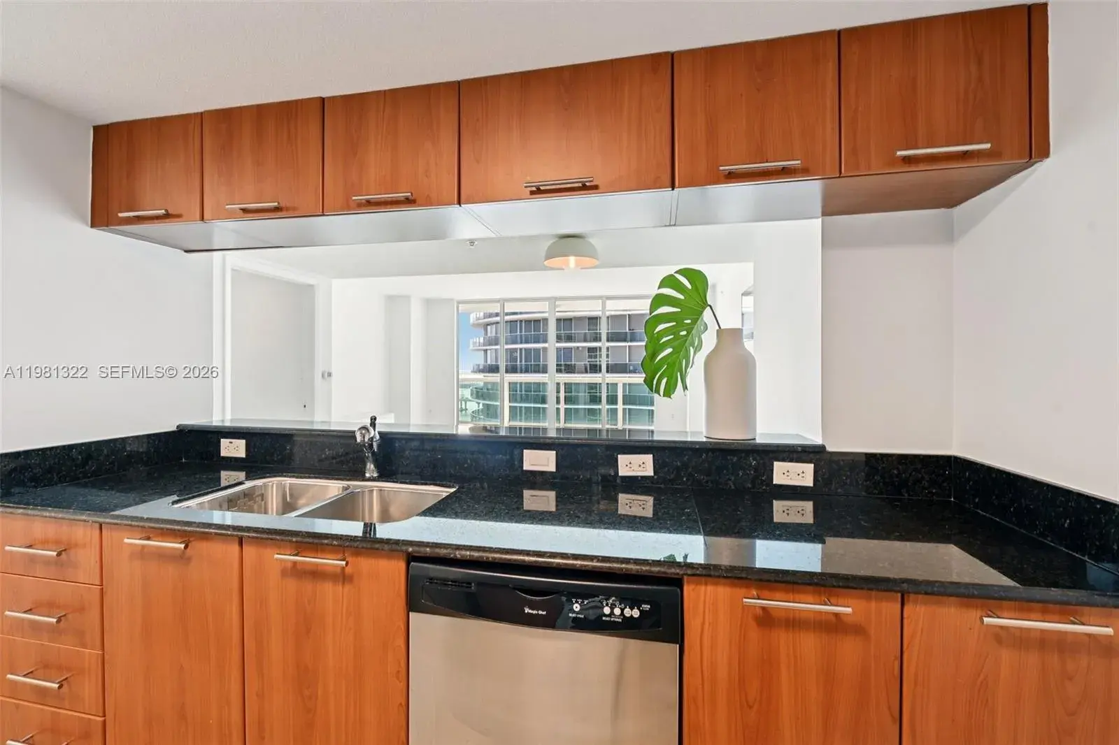 1800 N Bayshore Dr # 2811, Miami FL 33132