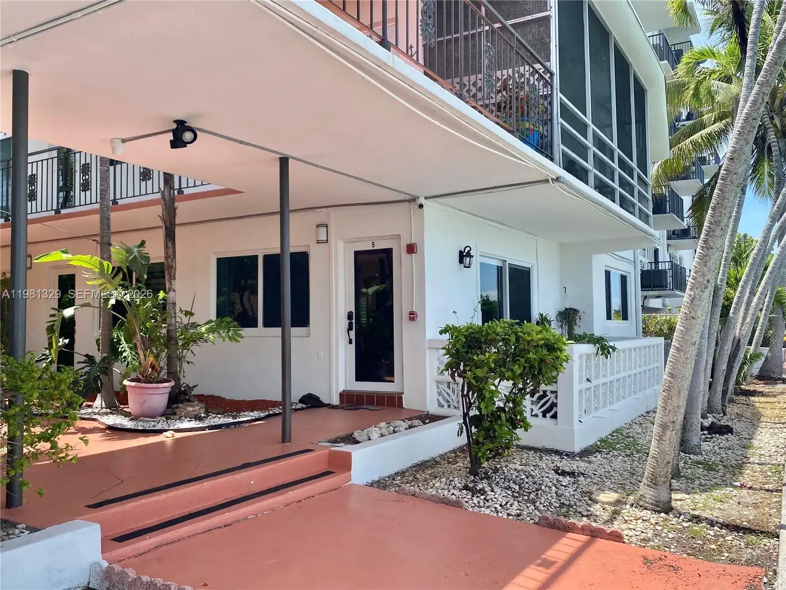 8040 Tatum Waterway Dr # 5, Miami Beach FL 33141 photo 2