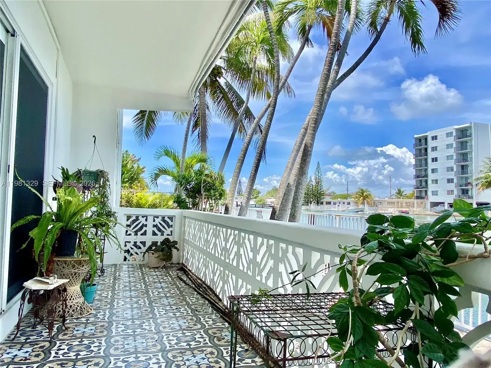 8040 Tatum Waterway Dr # 5, Miami Beach FL 33141 photo 5