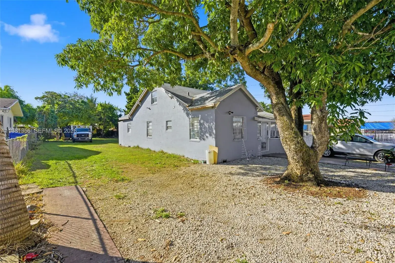 2142 NW 33rd St, Miami FL 33142 photo 2