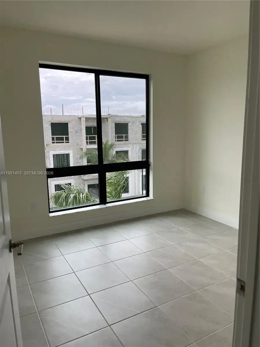 8265 NW 41 ST # 401, Doral FL 33166 photo 3