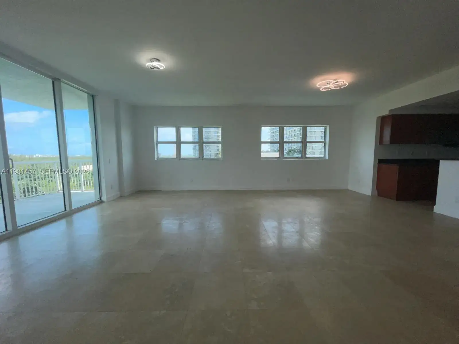 14951 Royal Oaks Ln # 709, North Miami FL 33181 photo 2