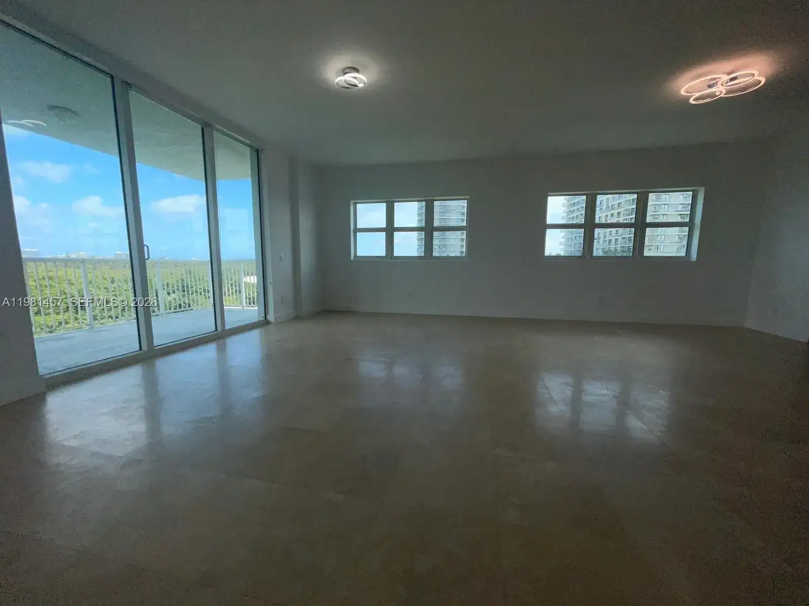 14951 Royal Oaks Ln # 709, North Miami FL 33181 photo 3
