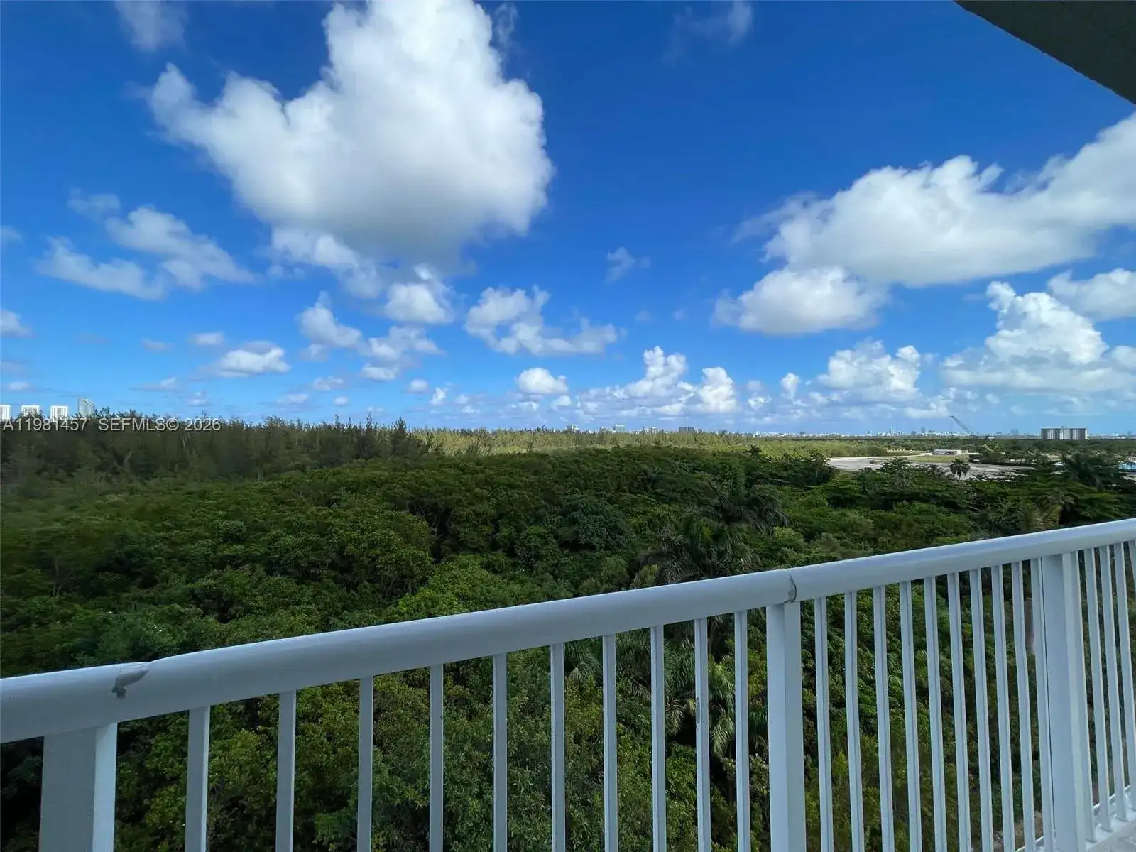 14951 Royal Oaks Ln # 709, North Miami FL 33181 photo 5
