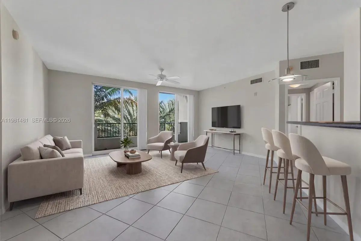 2421 NE 65th St # 403, Fort Lauderdale FL 33308