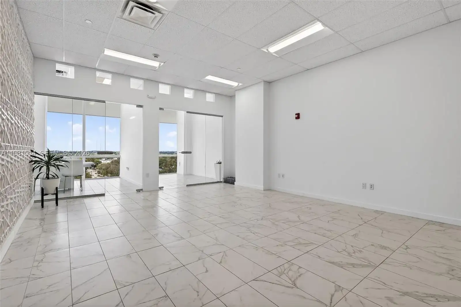 20200 W Dixie Hwy 901 Hwy, Miami FL 33180 photo 4