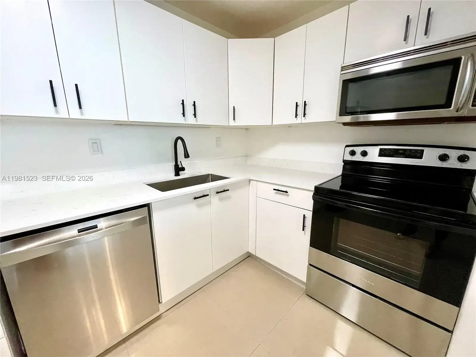19390 Collins Ave # 316, Sunny Isles Beach FL 33160 photo 2