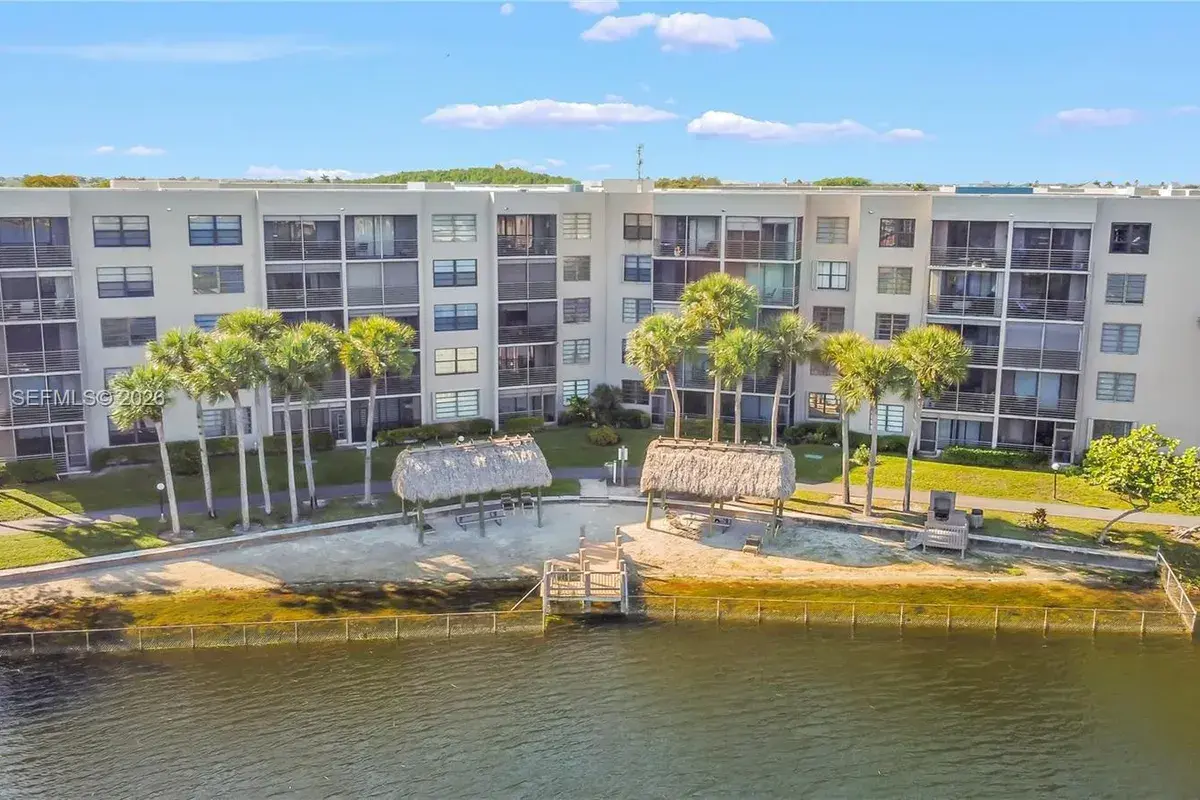 1100 Colony Point Cir # 201, Pembroke Pines FL 33026
