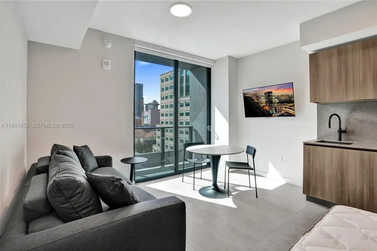 121 NE 5 St # 801B, Miami FL 33132