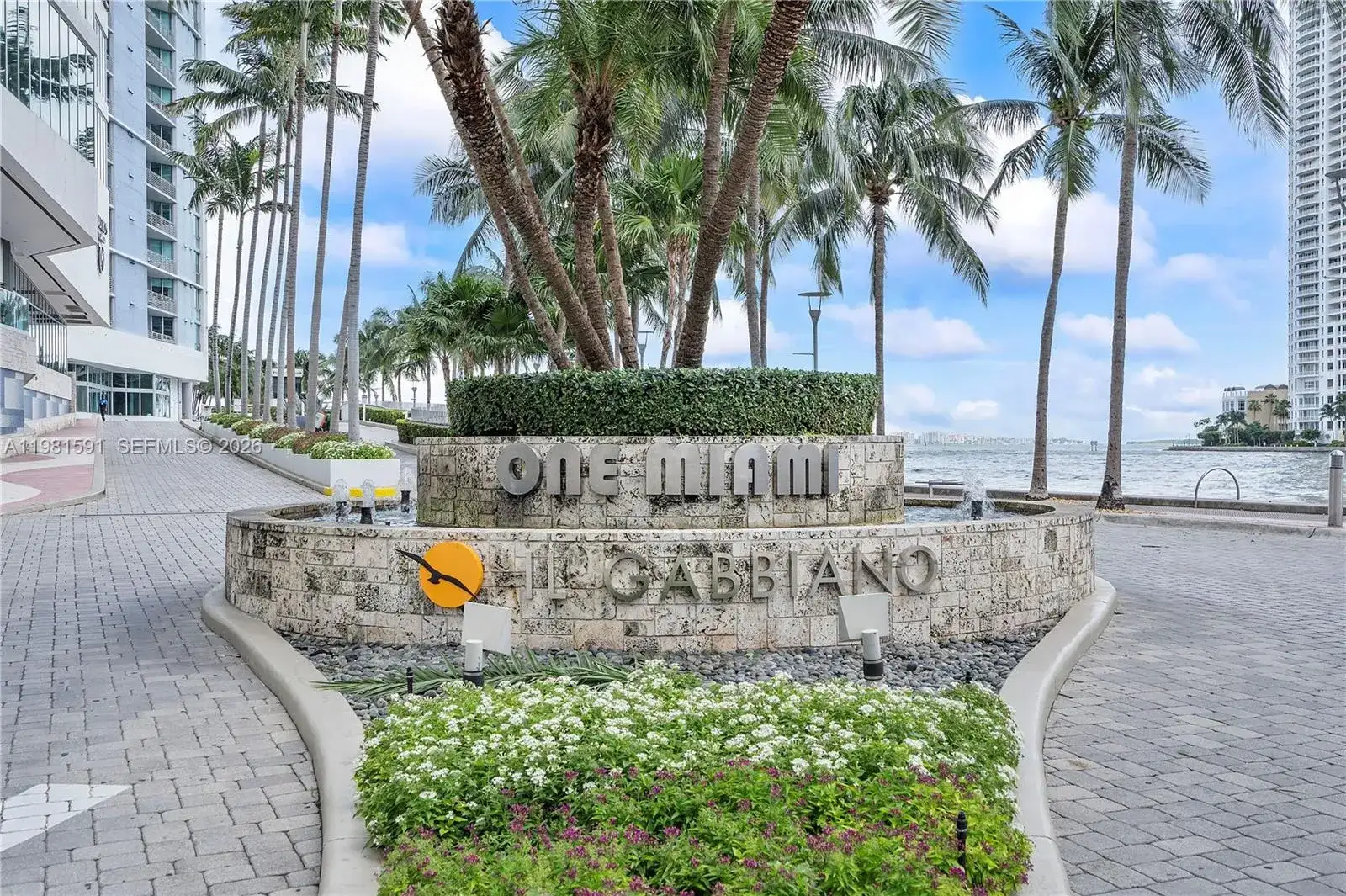 325 S Biscayne Blvd # 3721, Miami FL 33131 photo 2