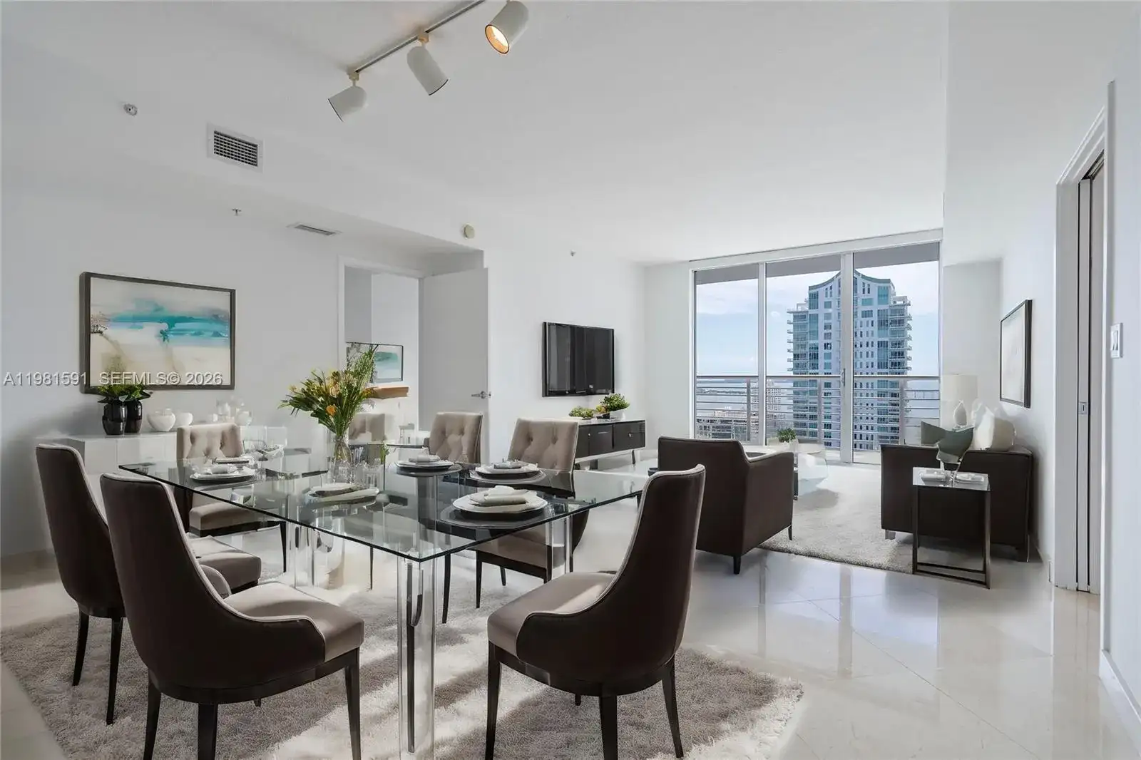 325 S Biscayne Blvd # 3721, Miami FL 33131 photo 3