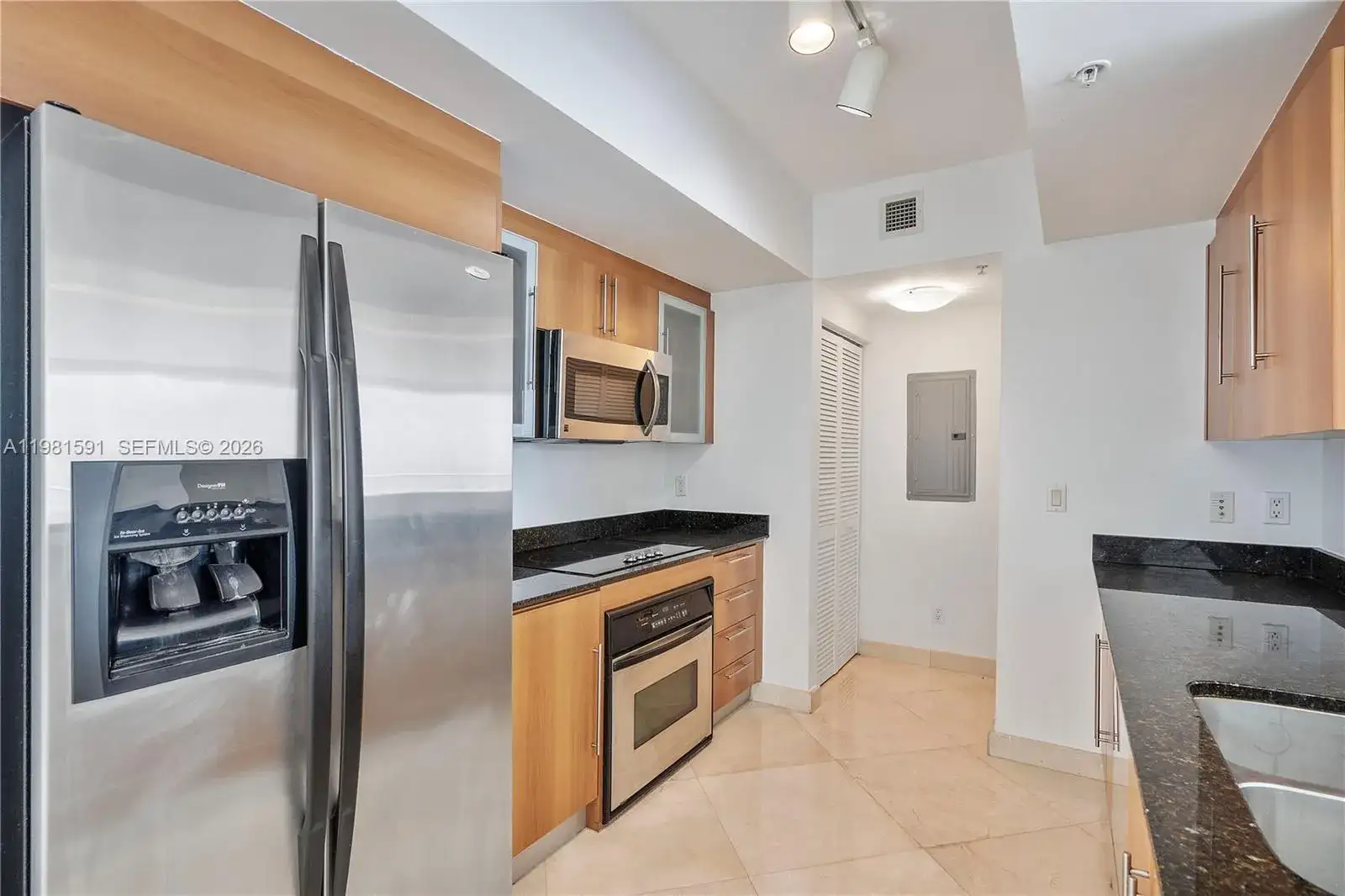 325 S Biscayne Blvd # 3721, Miami FL 33131 photo 5
