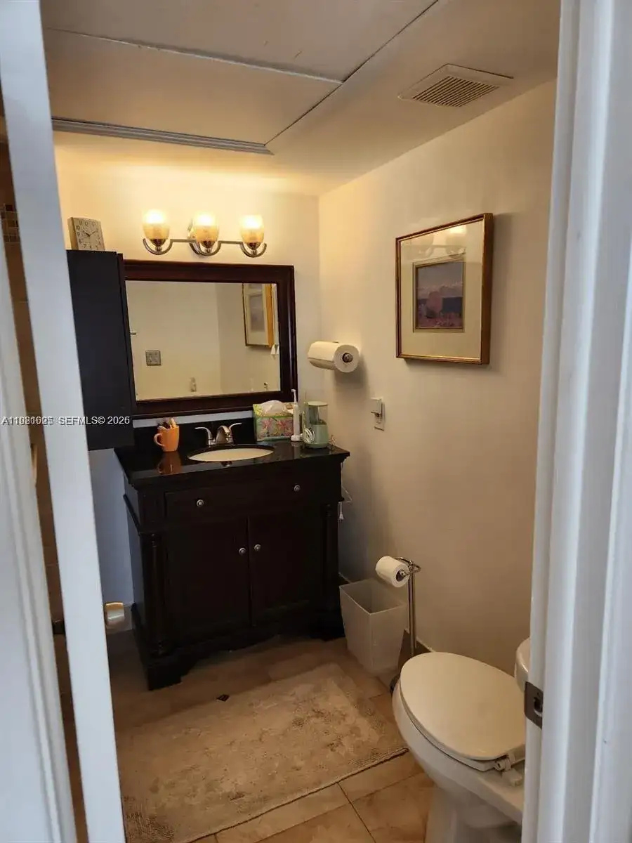 9 NE 19th Ct # 208C, Wilton Manors FL 33305 photo 2