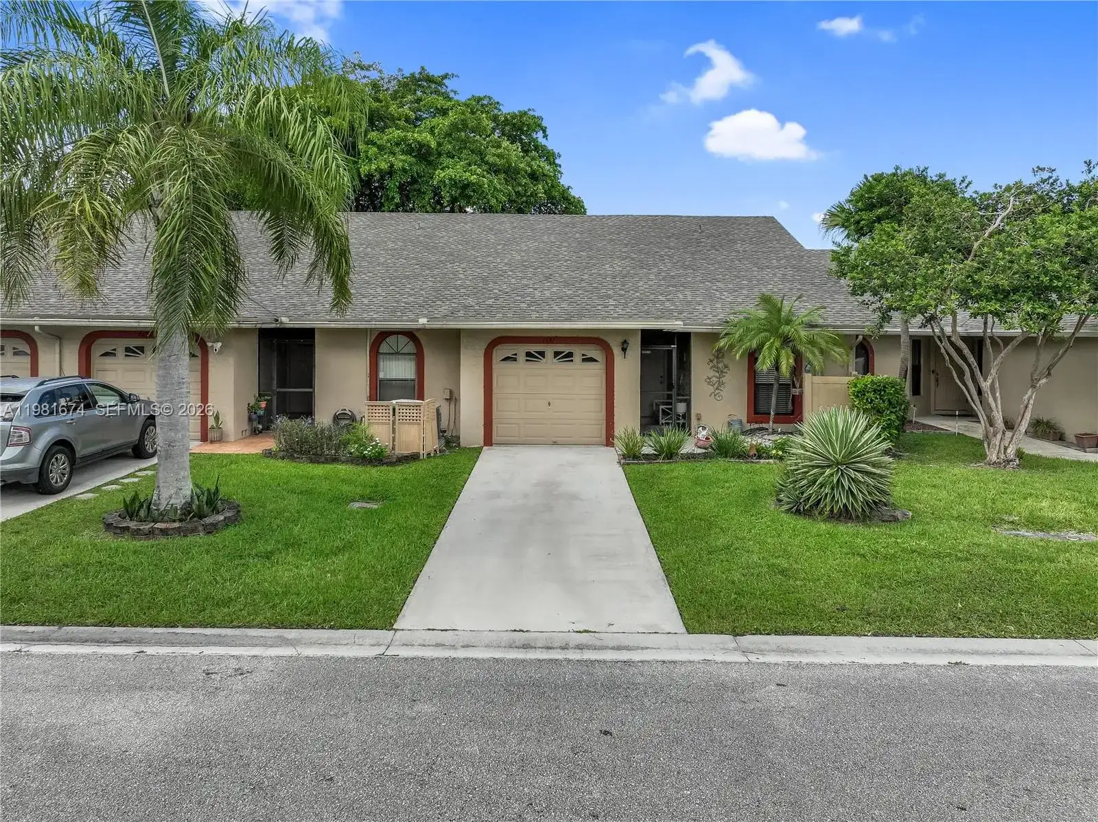 7641 NW 99th Ave, Tamarac FL 33321 photo 2