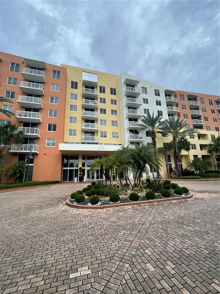 2775 NE 187th St # 607, Aventura FL 33180
