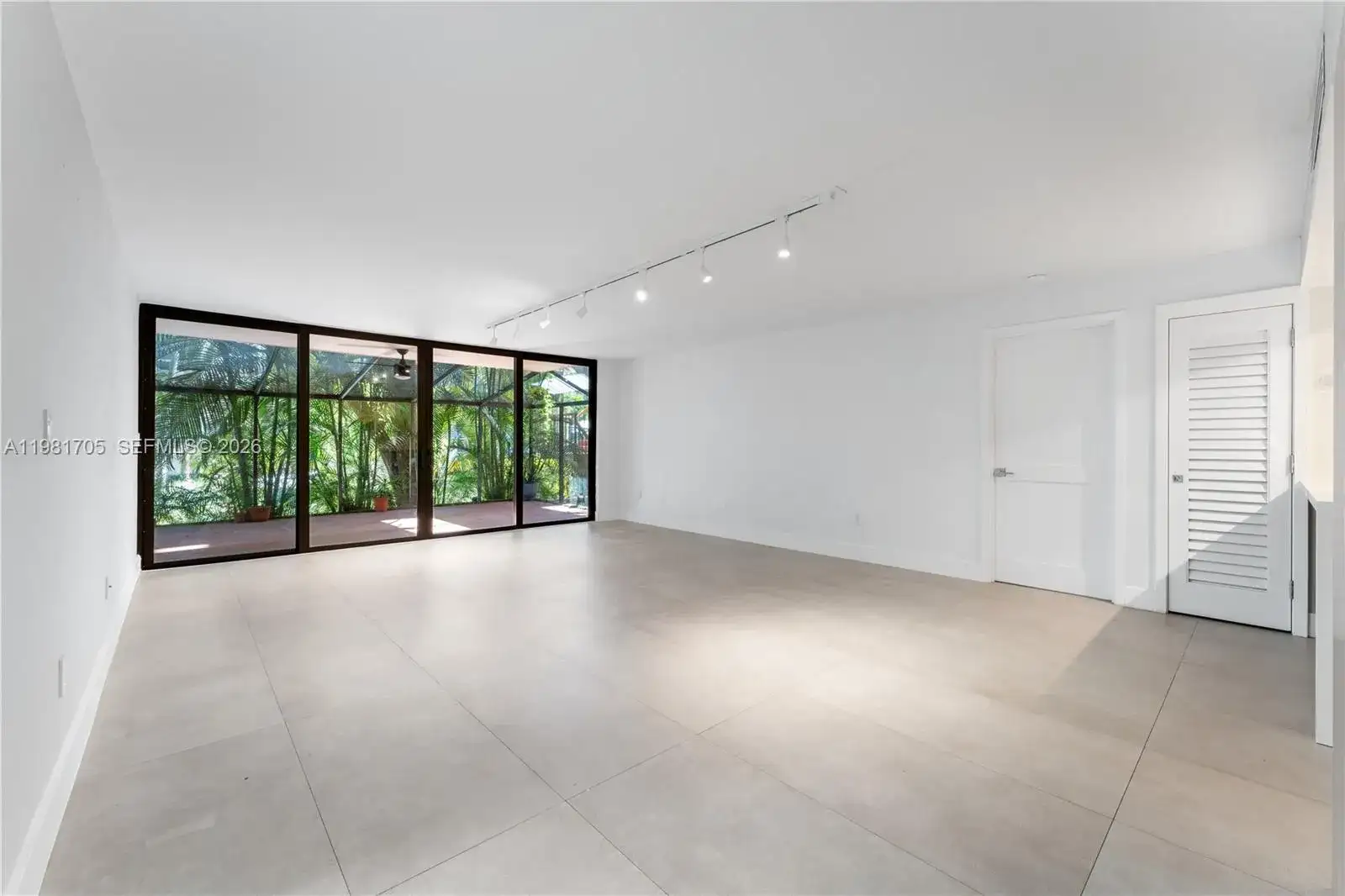 55 Ocean Lane Dr # 1031, Key Biscayne FL 33149 photo 2