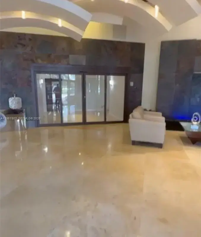 3300 NE 191st St # 801, Aventura FL 33180