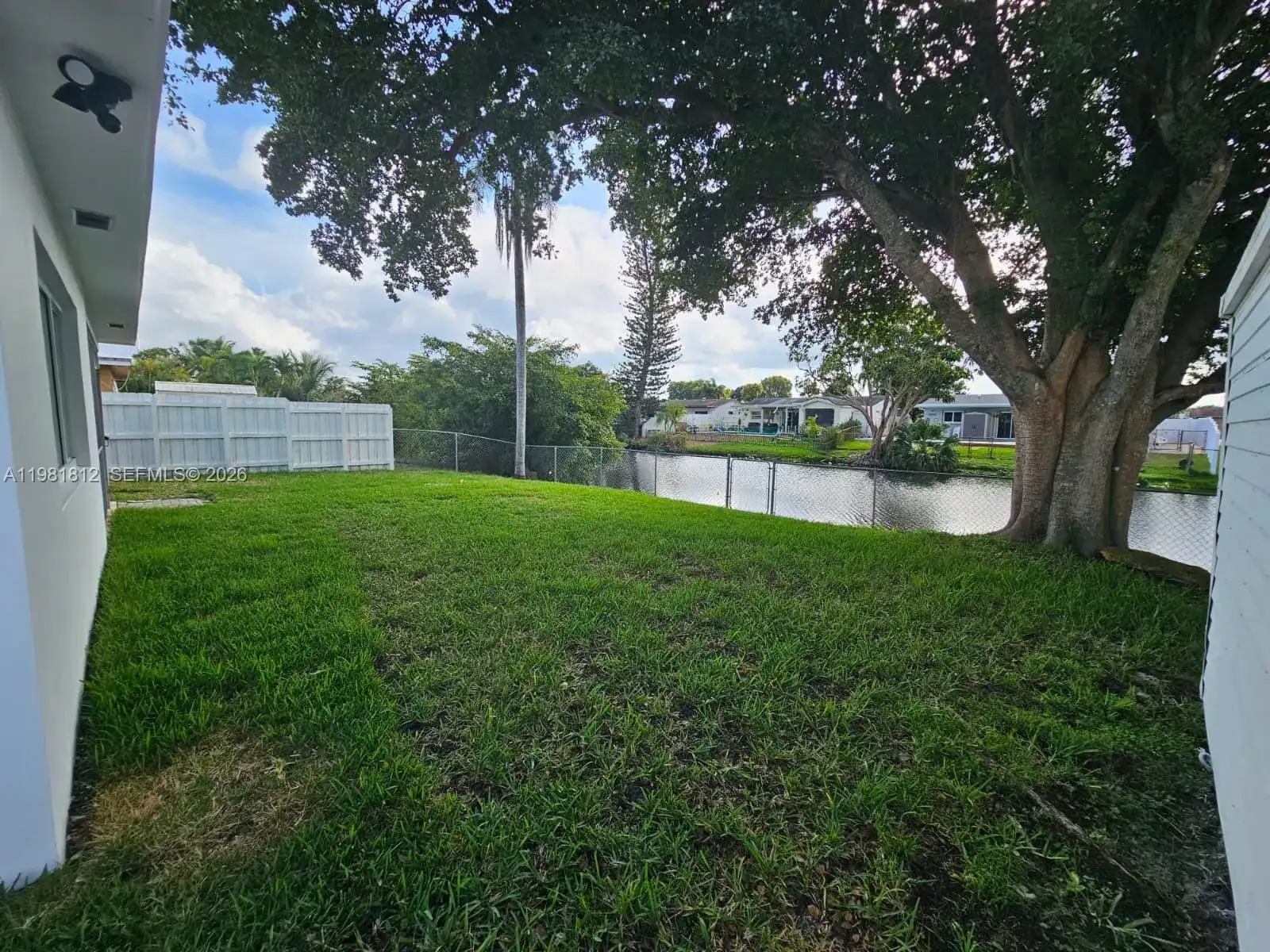 11450 NW 32nd Pl, Sunrise FL 33323 photo 2