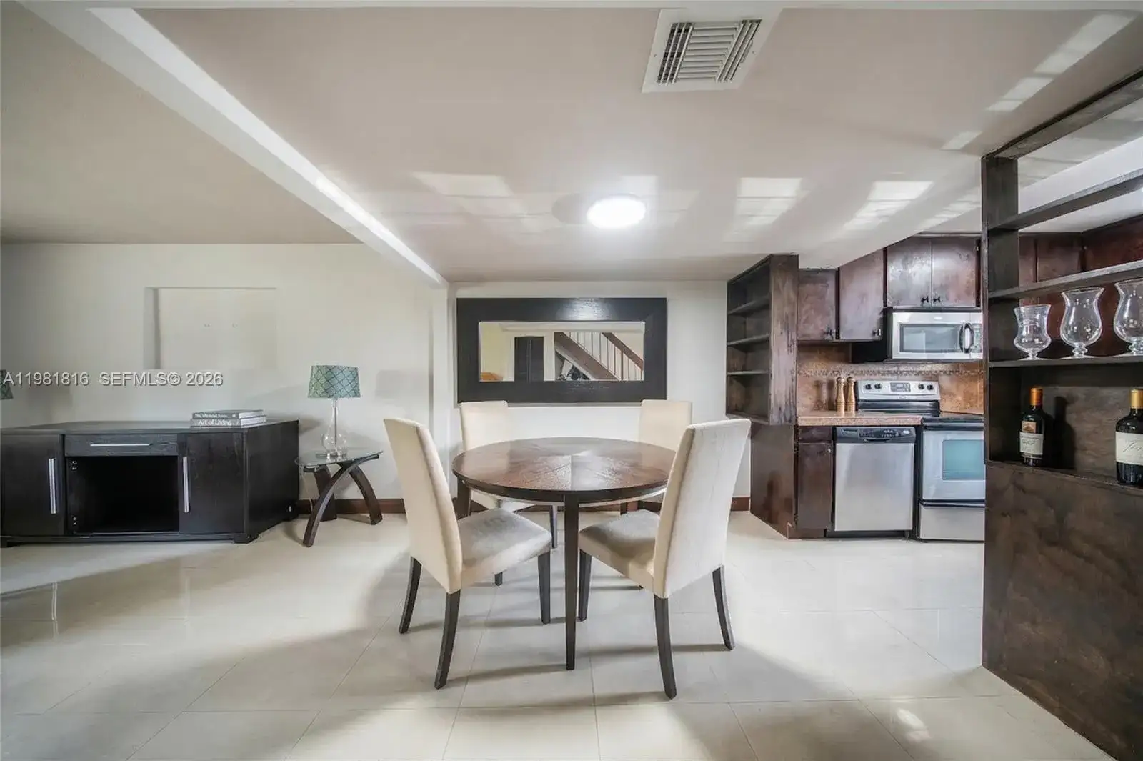 10710 NW 7th St # 11B, Miami FL 33172 photo 3