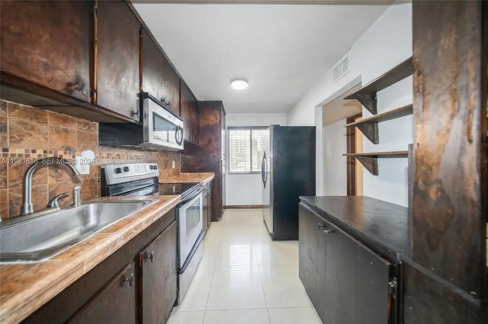 10710 NW 7th St # 11B, Miami FL 33172 photo 4