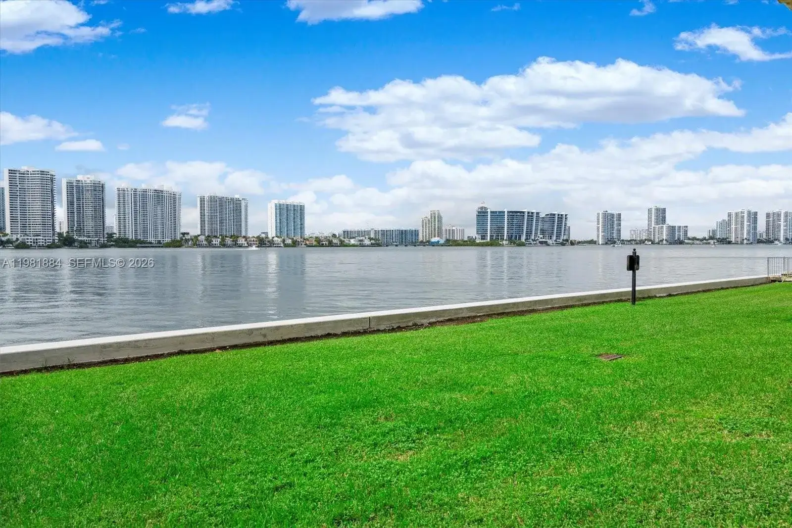 17500 N BAY RD # 707, Sunny Isles Beach FL 33160 photo 2