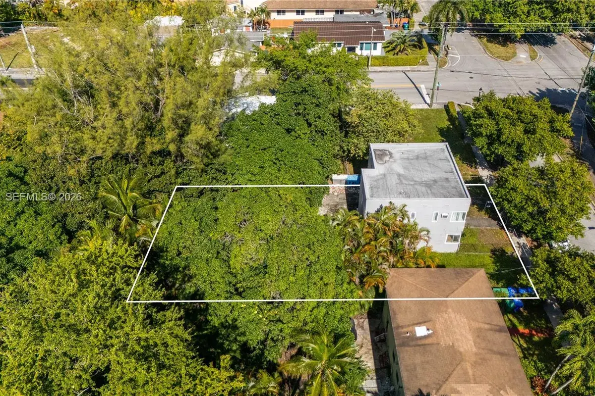 1210 SW 13th Ave, Miami FL 33135