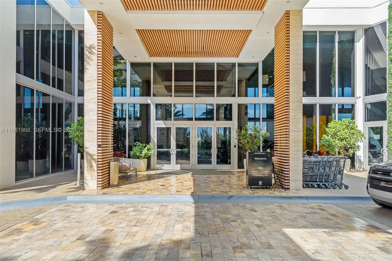 16385 Biscayne Blvd # 3201, North Miami Beach FL 33160 photo 2
