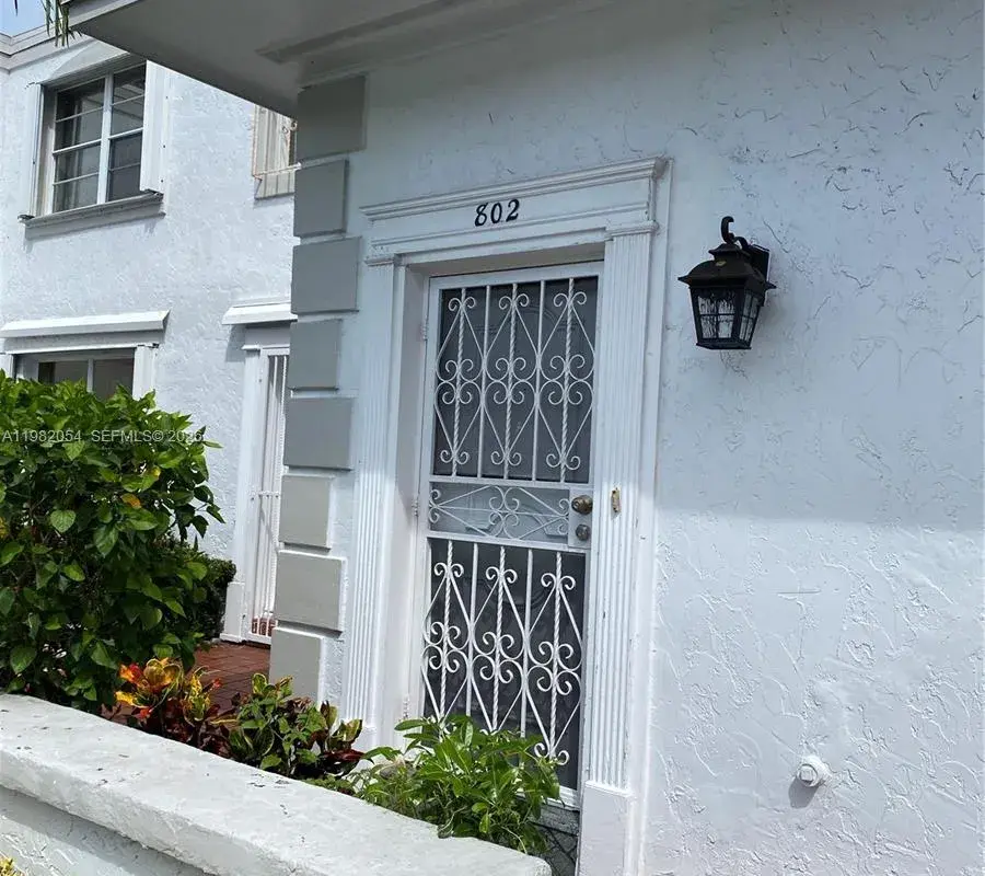 802 NE 26th Ave # 802, Hallandale Beach FL 33009