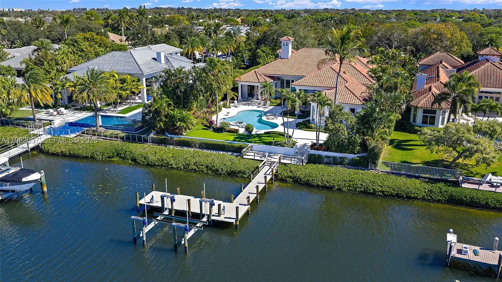 466 Mariner Dr, Jupiter FL 33477 photo 2