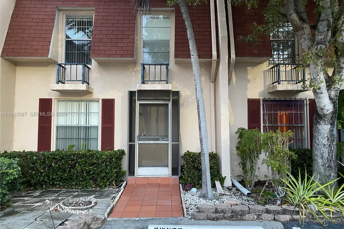 1951 Atlantic Shores Blvd # 20, Hallandale Beach FL 33009