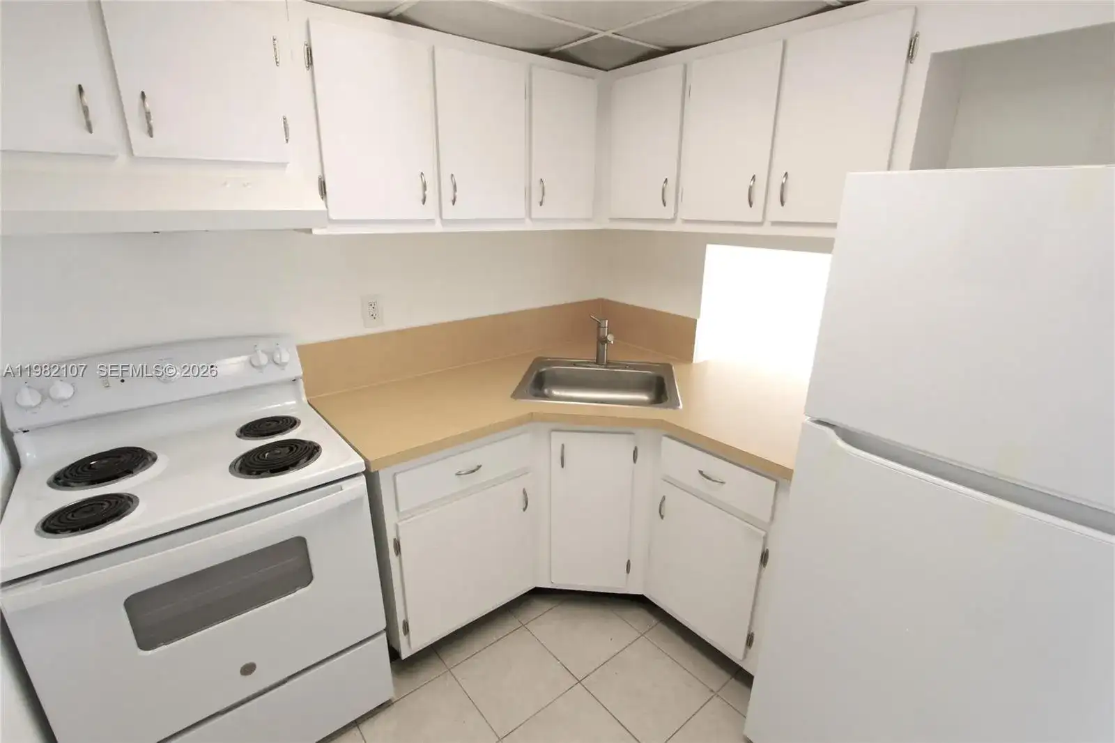 4550 NW 9th St # 815E, Miami FL 33126 photo 4