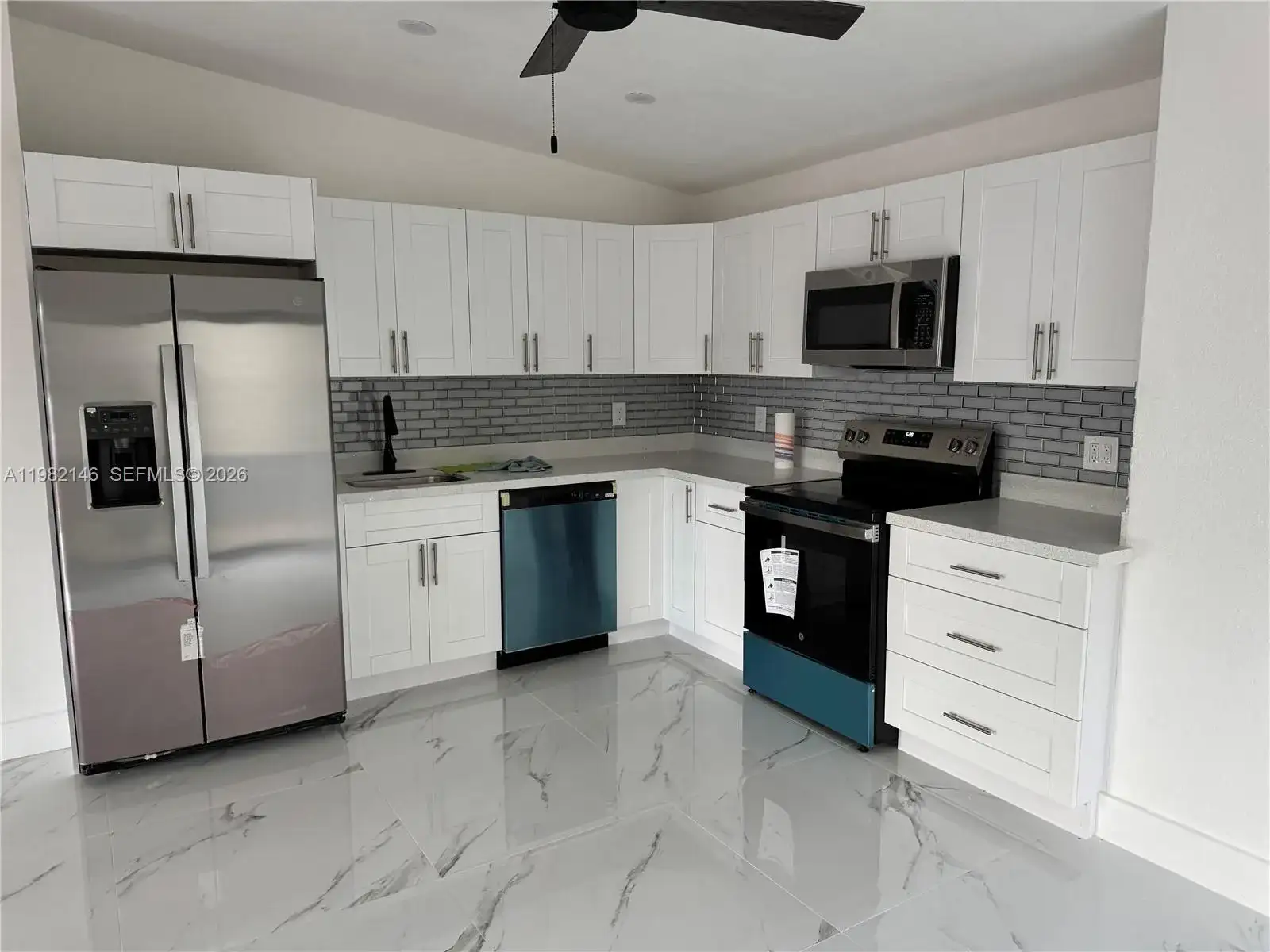 20819 NW 41st Ave Rd, Miami Gardens FL 33055 photo 5