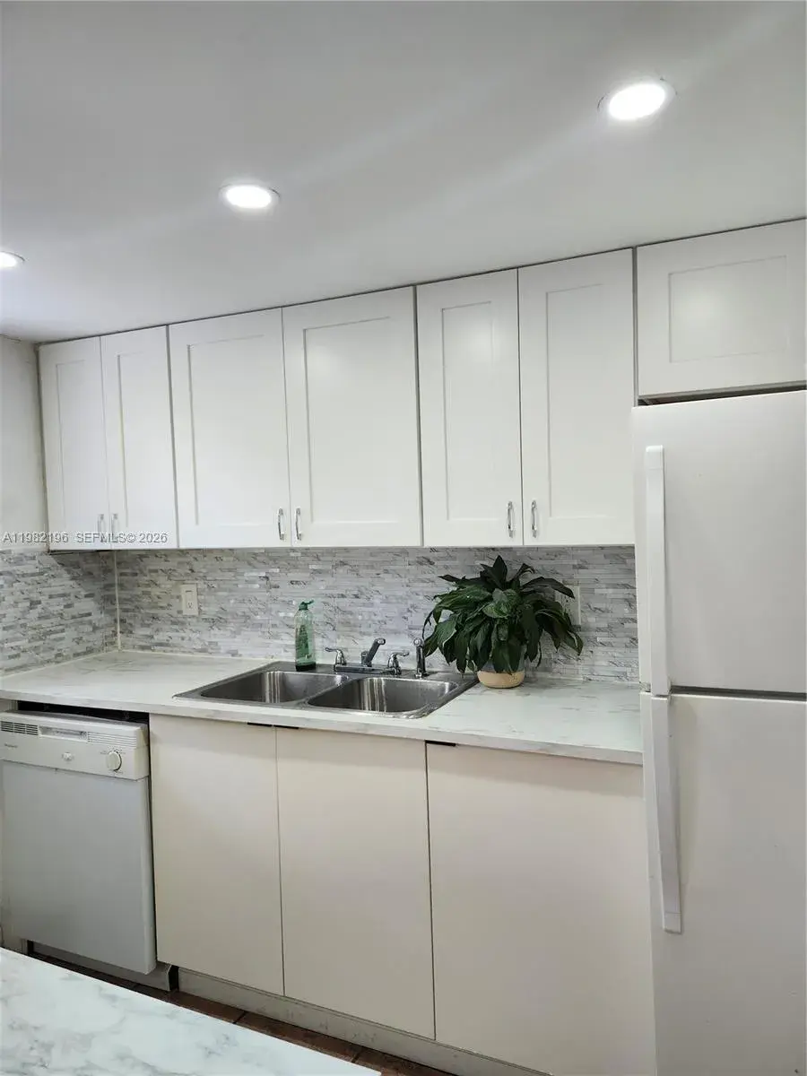 1100 NE 9th Ave # 203, Fort Lauderdale FL 33304