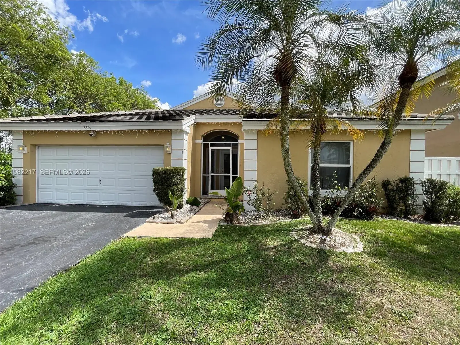 5544 NW 54th Cir, Coconut Creek FL 33073 photo 2