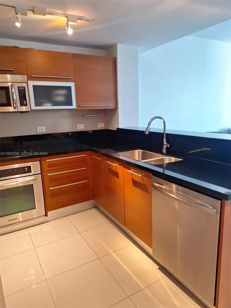 253 NE 2nd St # 2606, Miami FL 33132