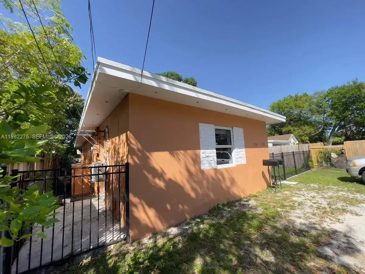 279 NW 96th St # 279, Miami FL 33150 photo 2
