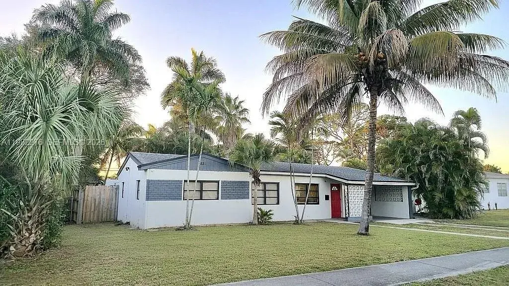 521 E Evanston Cir, Fort Lauderdale FL 33312