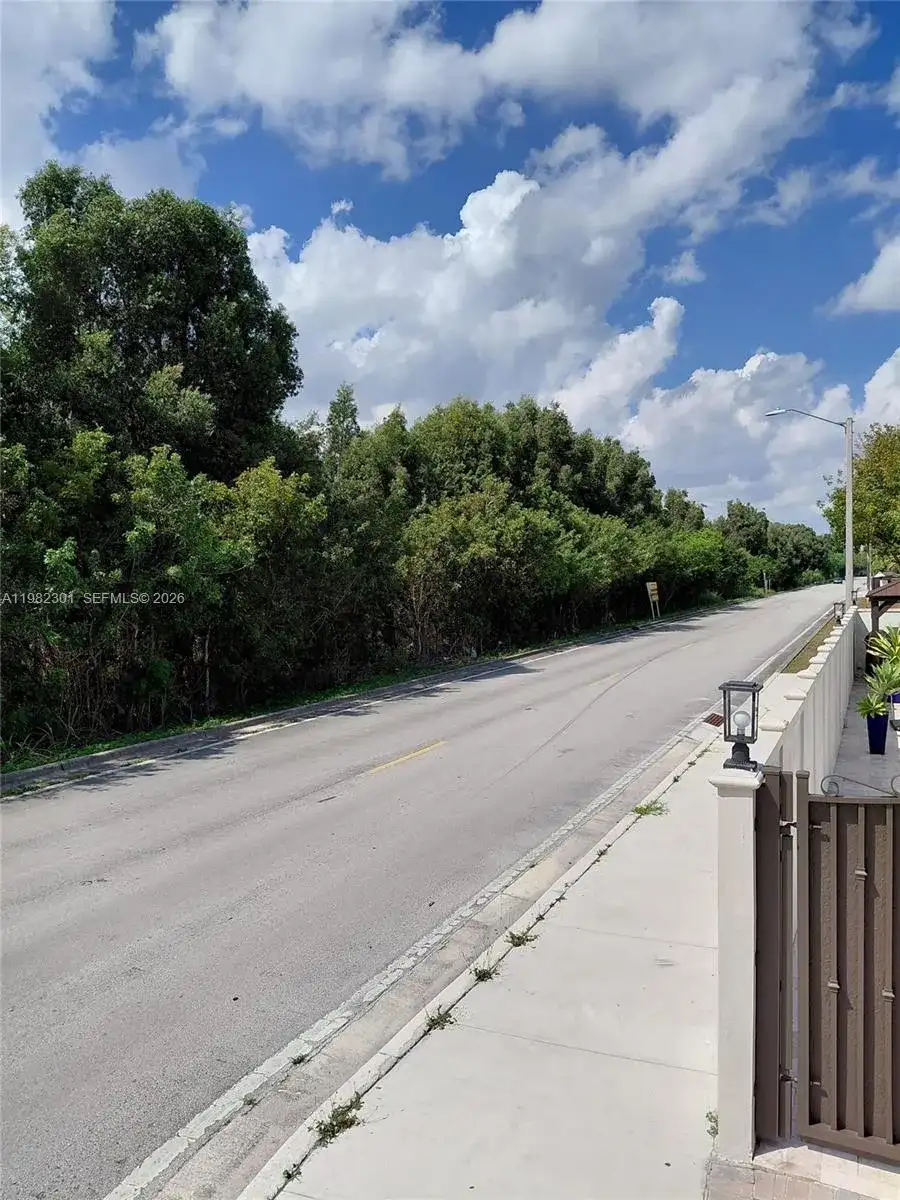 168xx 45th st, Miami FL 33185 photo 4
