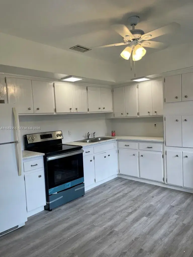 820 SE 12th St # 1, Fort Lauderdale FL 33316