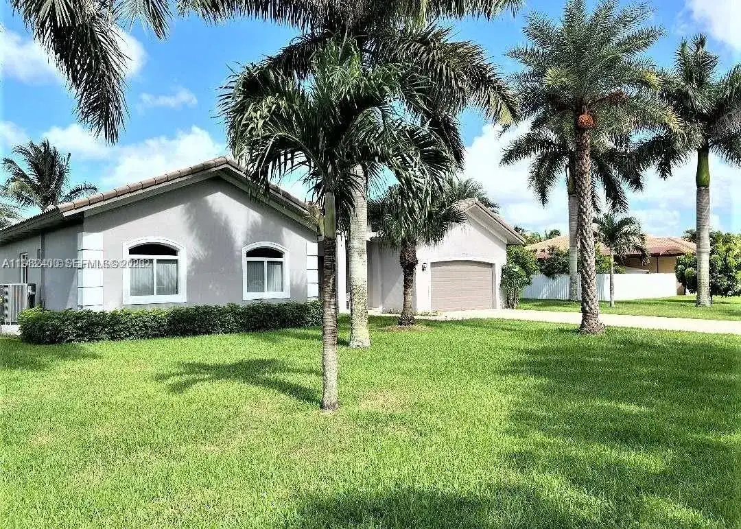 27669 SW 154th Ave, Homestead FL 33032 photo 2