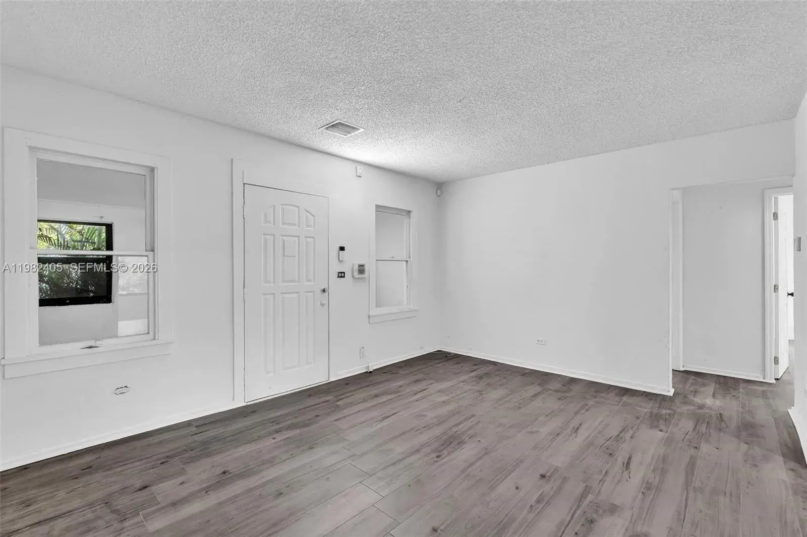 118 NW 44th St # 2, Miami FL 33127